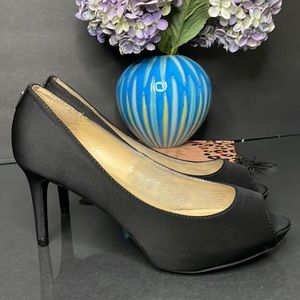 Black liz claiborne high-heeled shoe